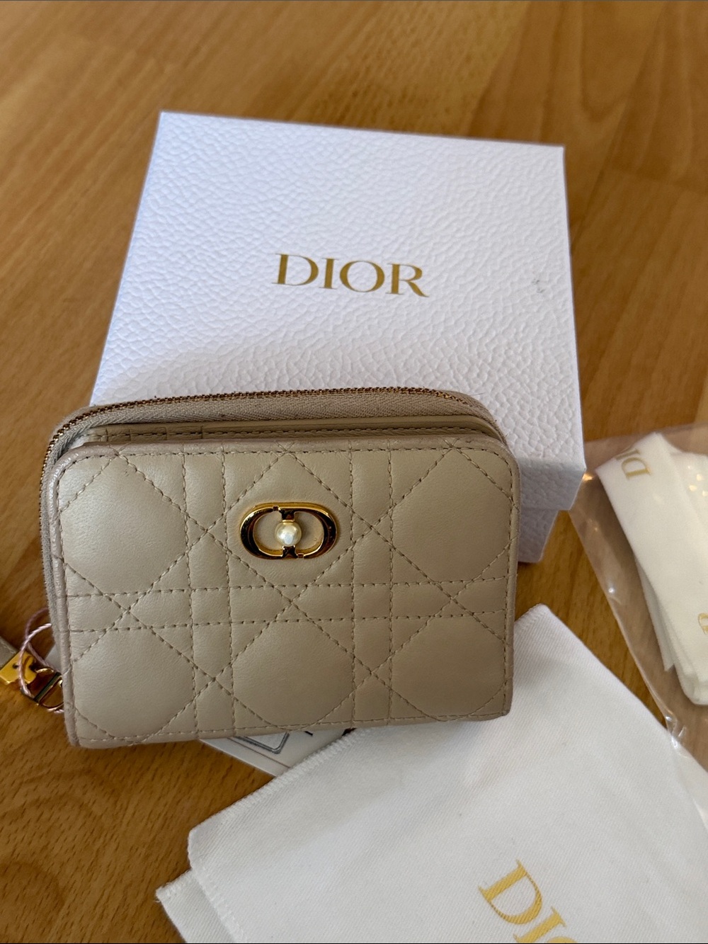 Jolie Scarlet wallet